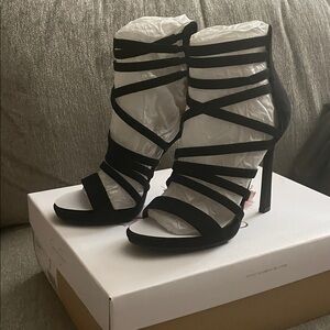 Jessica Simpson Palkaya 
Black Suede